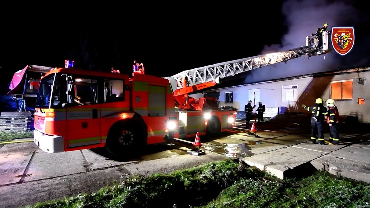 Oheň zpustošil zahradnictví v Ostravě